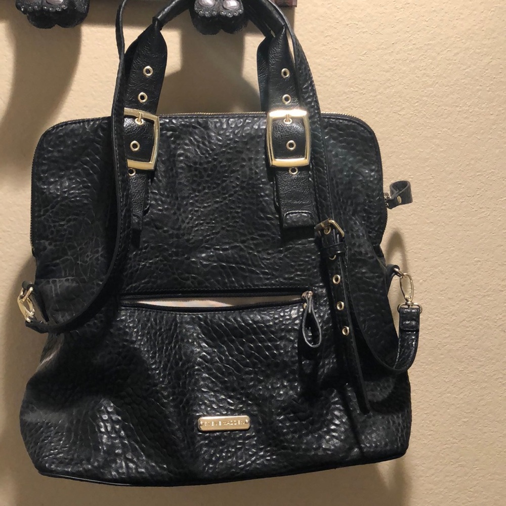 Steve Madden Bag. Black purse zippered pockets